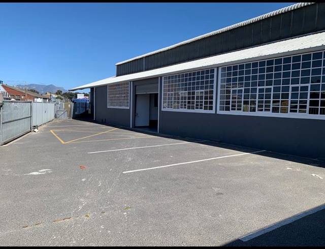 INDUSTRIAL PROPERTY TO RENT IN BEACONVALE
